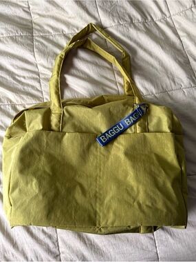 Baggu Cloud Carry-On  in Lemongrass